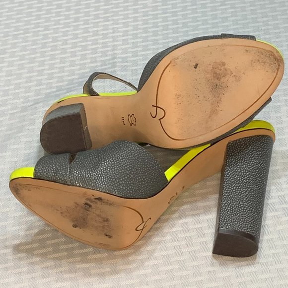 Neon & Dark Grey Dadallina Sandals, Women size 11 - Picture 3 of 6